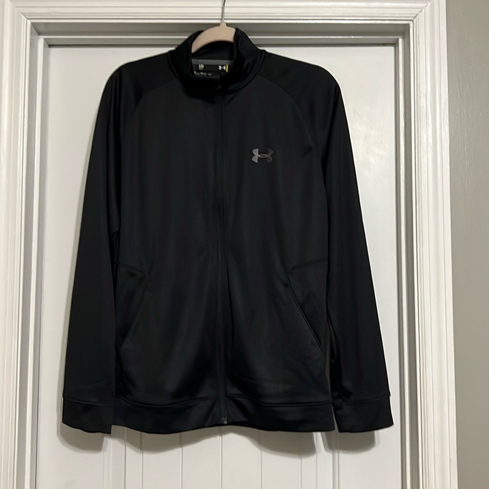Size Small Men’s Loose Fit Under Armour Sweater